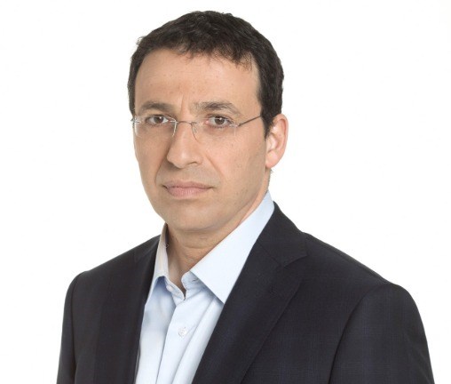 רביב דרוקר: מאחורי הקלעים של התקשורת והפוליטיקה הישראלית רביב דרוקר: מאחורי הקלעים של התקשורת והפוליטיקה הישראלית
